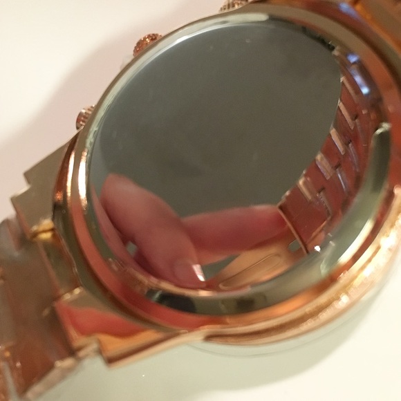 Rose Gold Link Watch - Picture 4 of 4