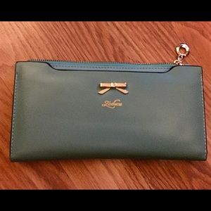 Teal Colored Wallet + Unique Design