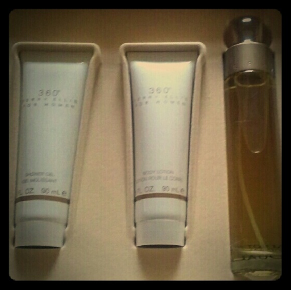 Perry Ellis 360' perfume