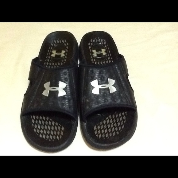 🚤👙Under Armour Sandles👙🚤