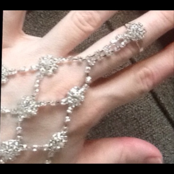 Beautiful slave bracelet with ring. - Picture 2 of 3