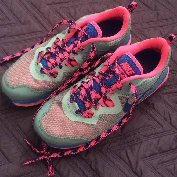 Nike Shoes - Nike Dual Fusion