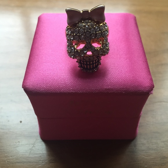Betsy Johnson skull ring