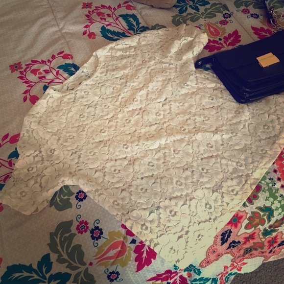 Vintage lace flower shirt!