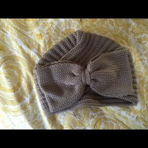 Wool bow hat