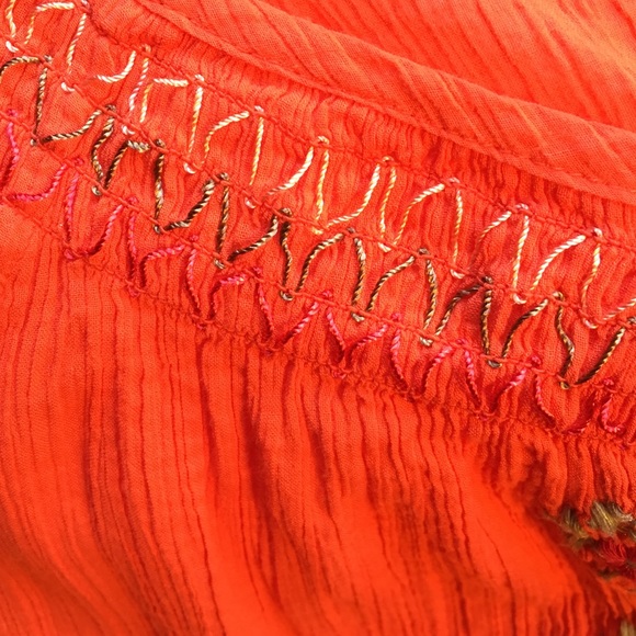 Boho-inspired Gauzy Spring Top - Picture 3 of 4