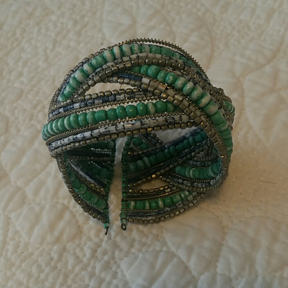 Green blue white silver beaded bracelet