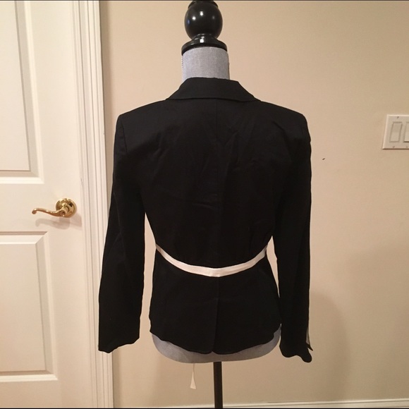 Black blazer - Picture 2 of 3