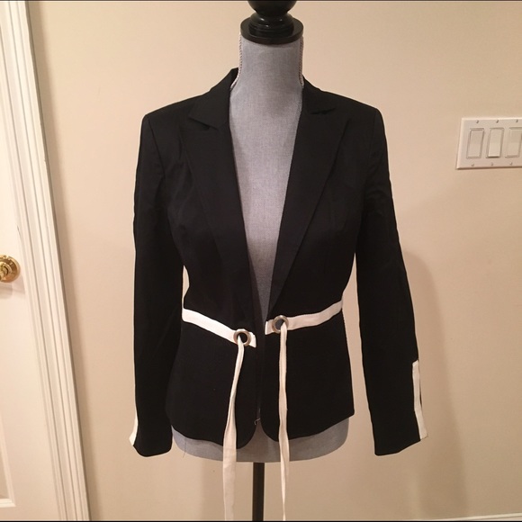 Black blazer - Picture 3 of 3