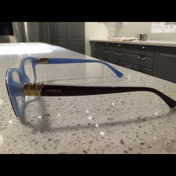 Vogue eyeglasses. - Picture 4 of 4