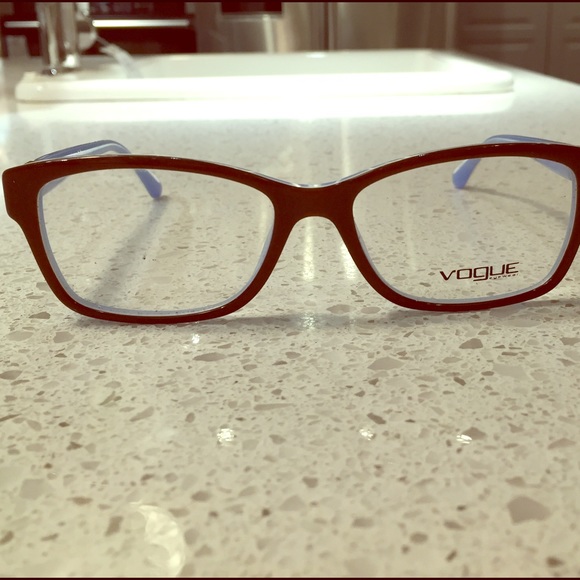 Vogue eyeglasses. - Picture 1 of 4