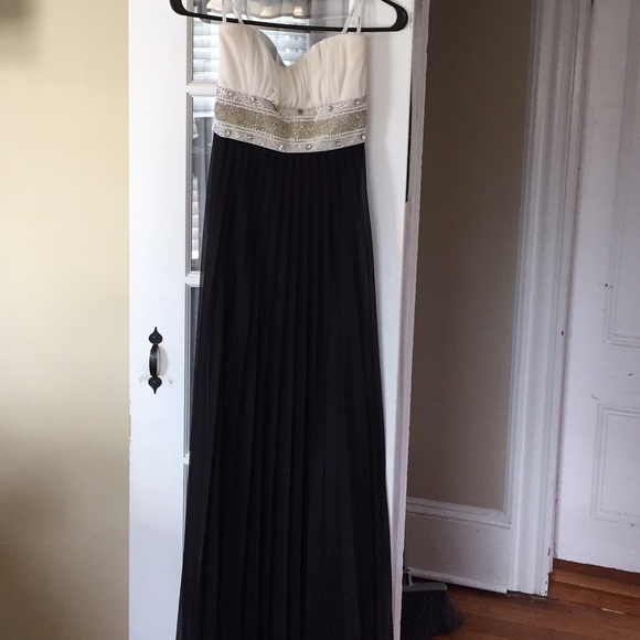 Speechless evening dress