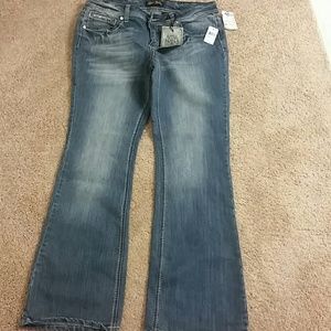 These are some beautiful Dimond button jeans I