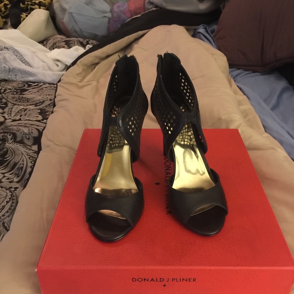 Peep toe heels