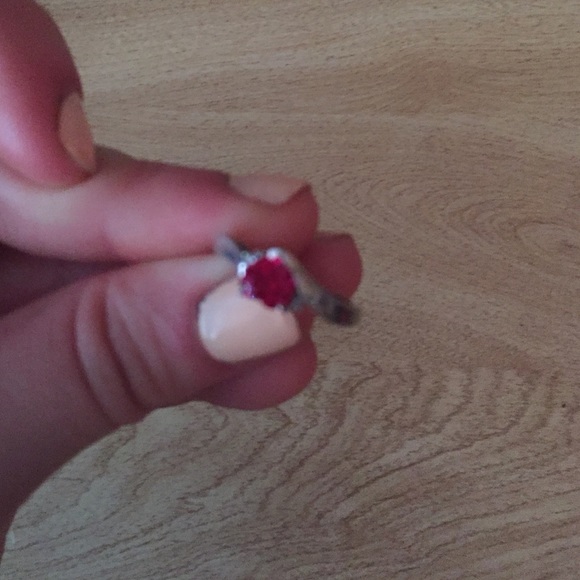 Ruby heart shaped ring - Picture 3 of 3