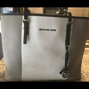 Michael Kors Jet Set Bag