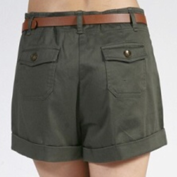 Belted Woven Cuffed Shorts - Picture 3 of 4