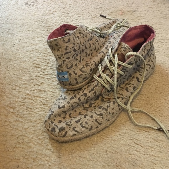 Brand new toms! Size 10 women's