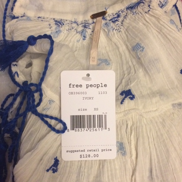 ❌SOLD❌Free People Crinkle Magic Power Tank - Picture 4 of 4