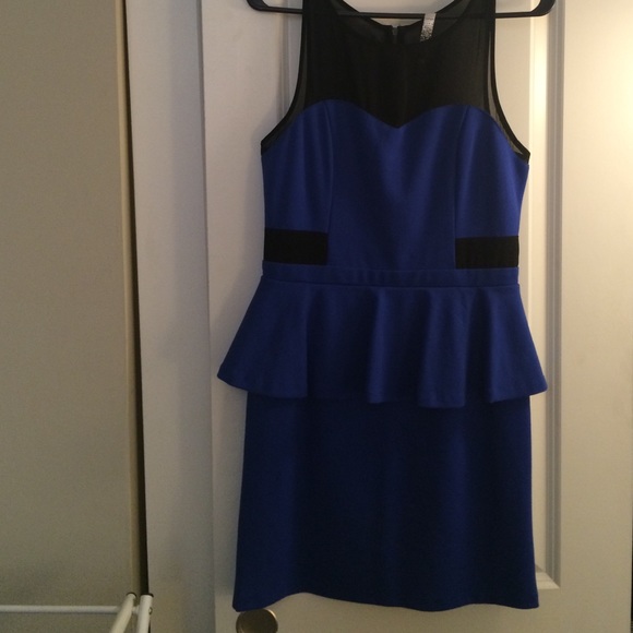 Price drop❗️❗️Kensie Peplum dress - Picture 2 of 3