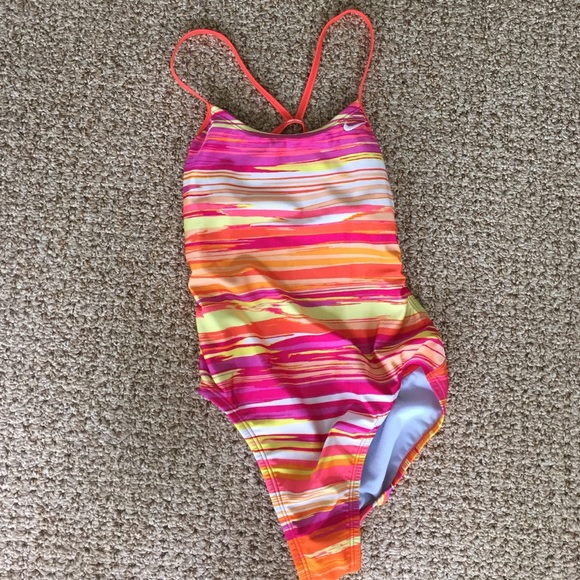 Nike cut out size 30