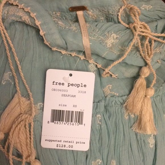 ❌SOLD❌Free People Crinkle Magic Power Tank - Picture 4 of 4