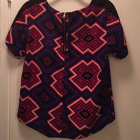 Aztec top - Picture 2 of 2