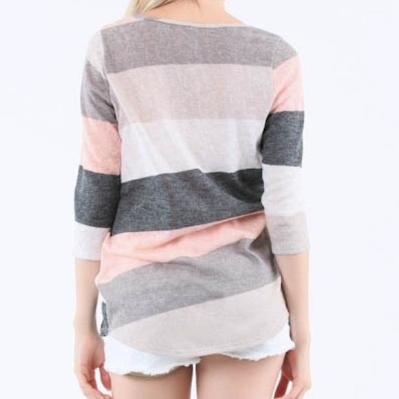 ✨New✨ Colorblock Lightweight Top - Picture 3 of 3