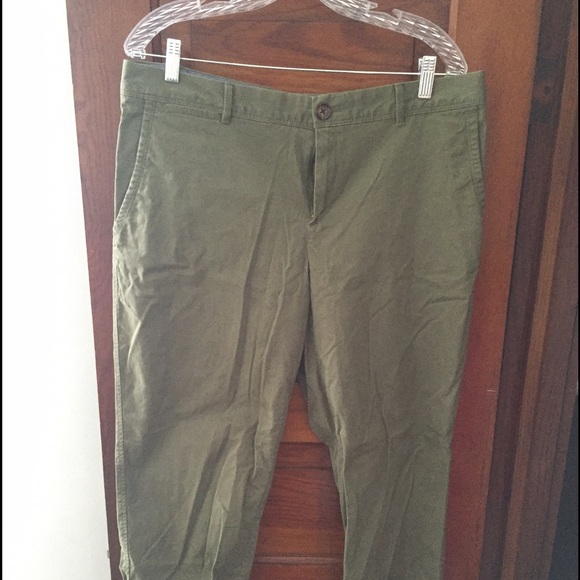 Banana Republic olive chino ankle pant. (Altered)