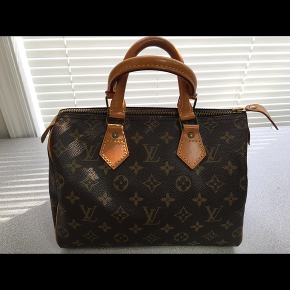 Louis Vuitton Handbags - Louis Vuitton Speedy 25