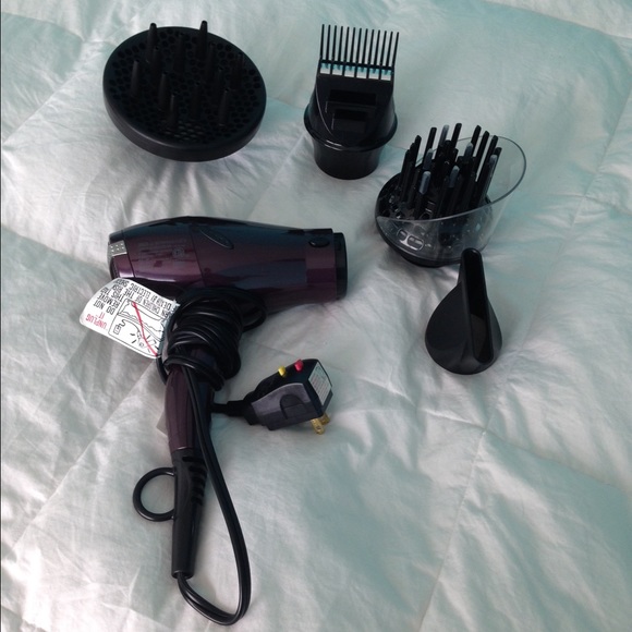 NWOT Conair pro blowdryer. 4 piece set