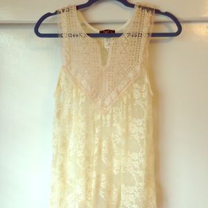 SLEEVELESS LACE TUNIC