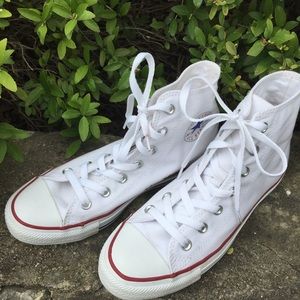 Chuck Taylor All Star Classic White High Tops Sz8