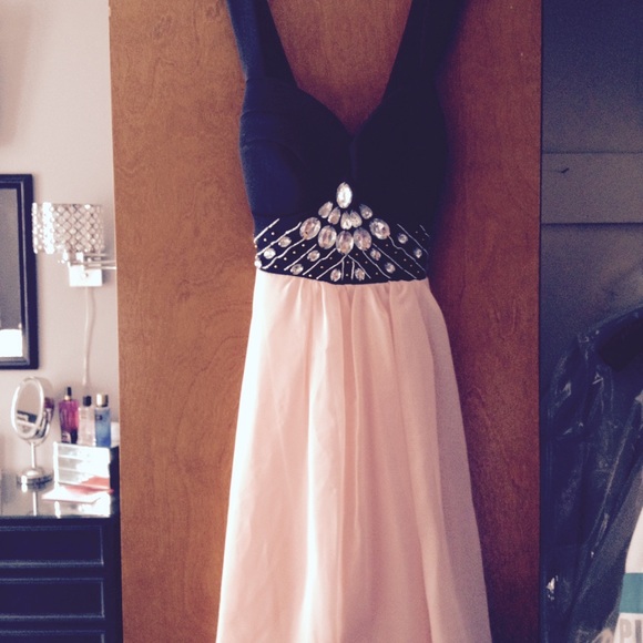 Dresses & Skirts - Dress