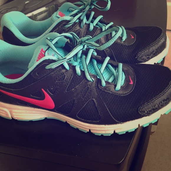 Nike Revolution 2 Tennis Shoes