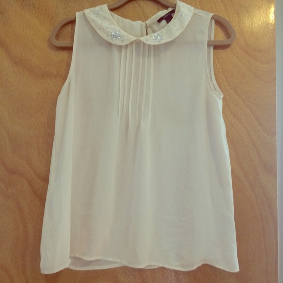 Sleeveless Peter Pan Collared Blouse