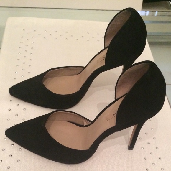 Black Suede Zara pumps