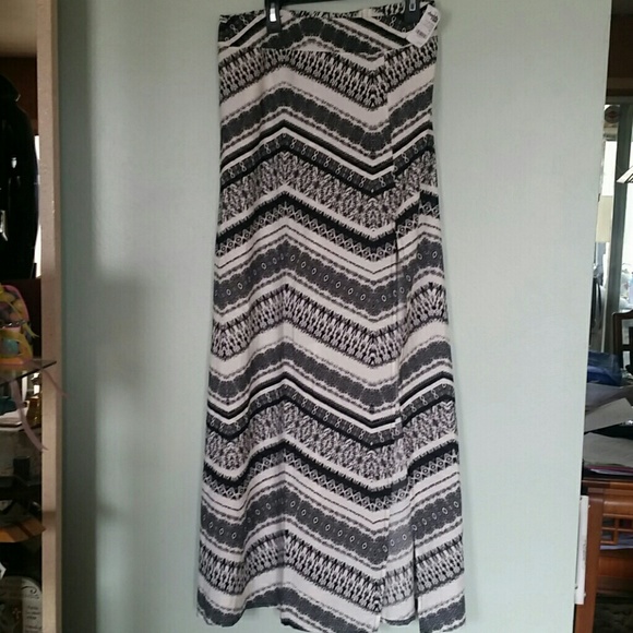 Long summer skirt with slit on front middle