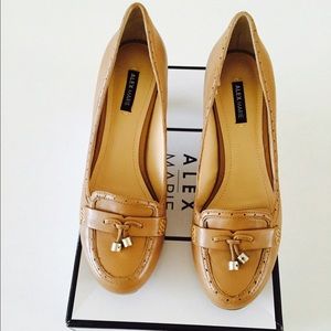 NWT Alex Marie Tan Pump