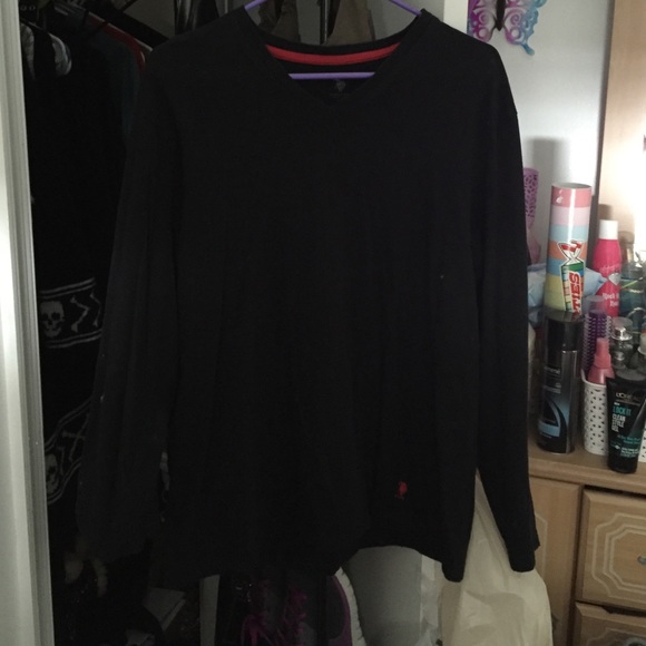 Long sleeve black tee
