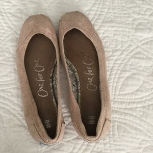 Toms flats size 7.5