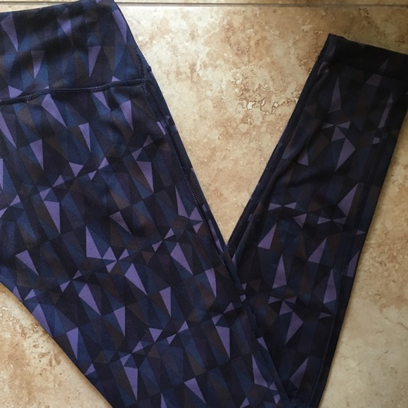 Lululemon Stained Glass Wunder Under