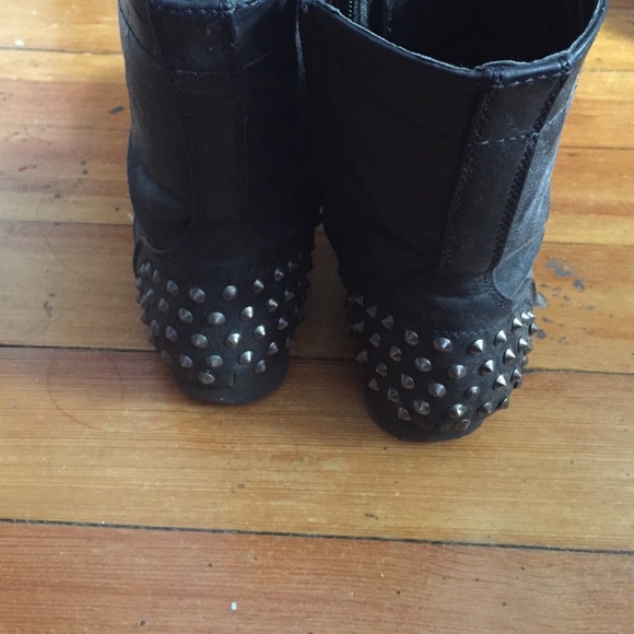 Wet seal black studded combat boots - Picture 2 of 4