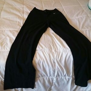 Black Nike Dri-Fit yoga pants