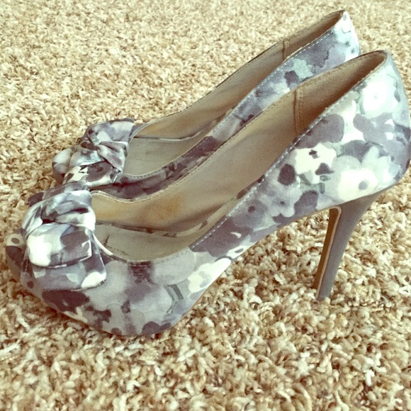 Black & White floral Heels