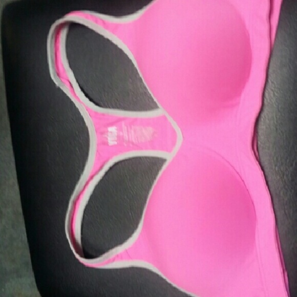 Sports bra pink color