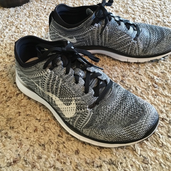 Nike Flyknit Frees 5.0 - Picture 3 of 3
