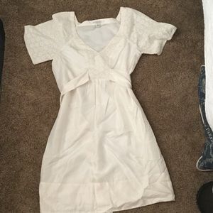 Banana Republic lace-sleeved cream dress