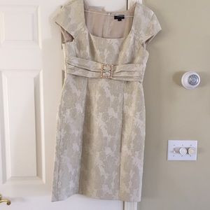 Tahari Beige Capped Sleeve Dress