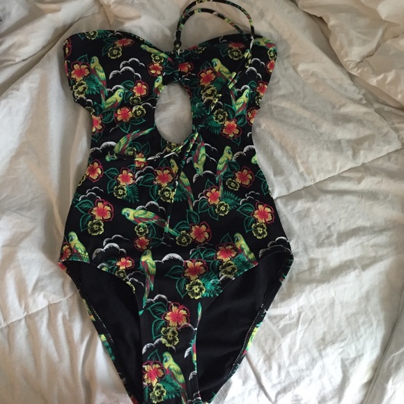 Kirra Cutout OnePiece Swim